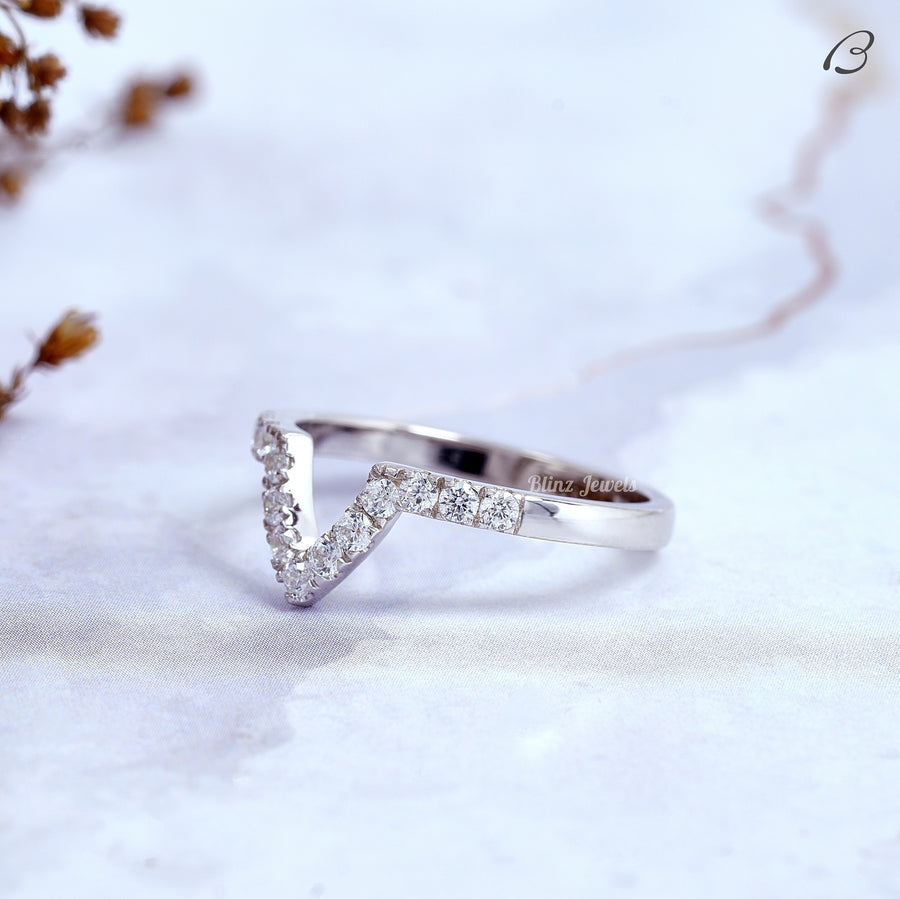 Dainty Curved Band Round Cut Moissanite V Shape Curved Wedding Band