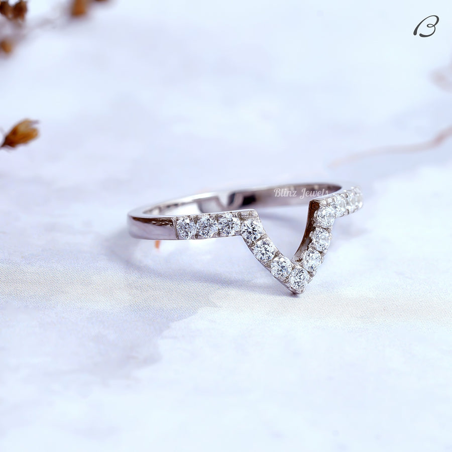 Dainty Curved Band Round Cut Moissanite V Shape Curved Wedding Band