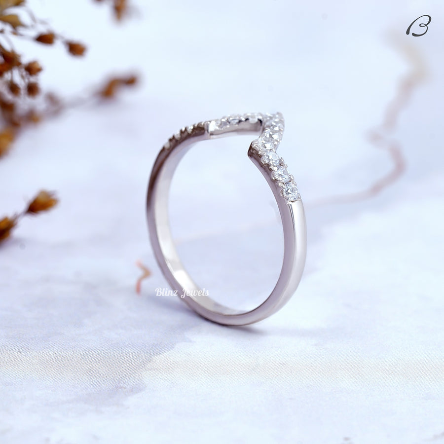 Dainty Curved Band Round Cut Moissanite V Shape Curved Wedding Band