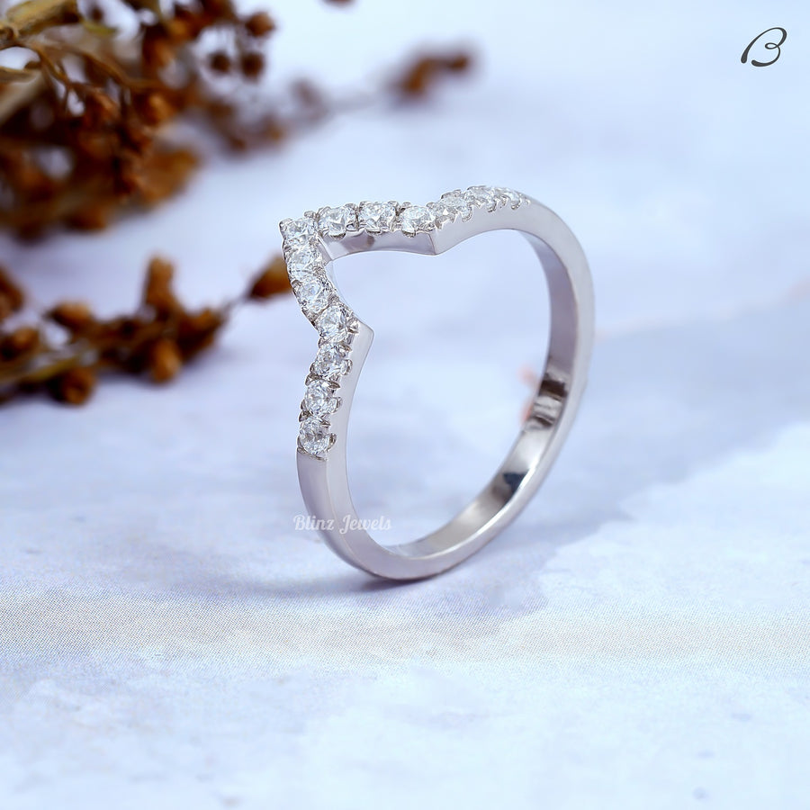 Dainty Curved Band Round Cut Moissanite V Shape Curved Wedding Band