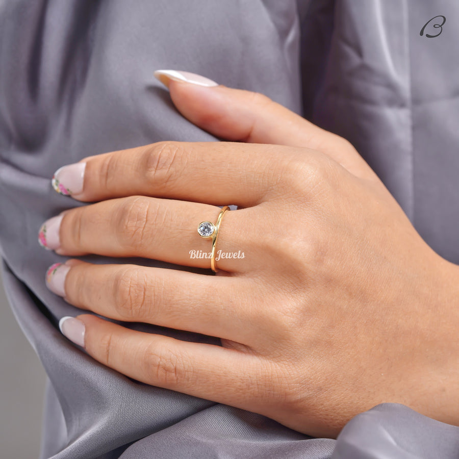 Solitaire Bezel Set Round Cut Colorless Moissanite Engagement Ring