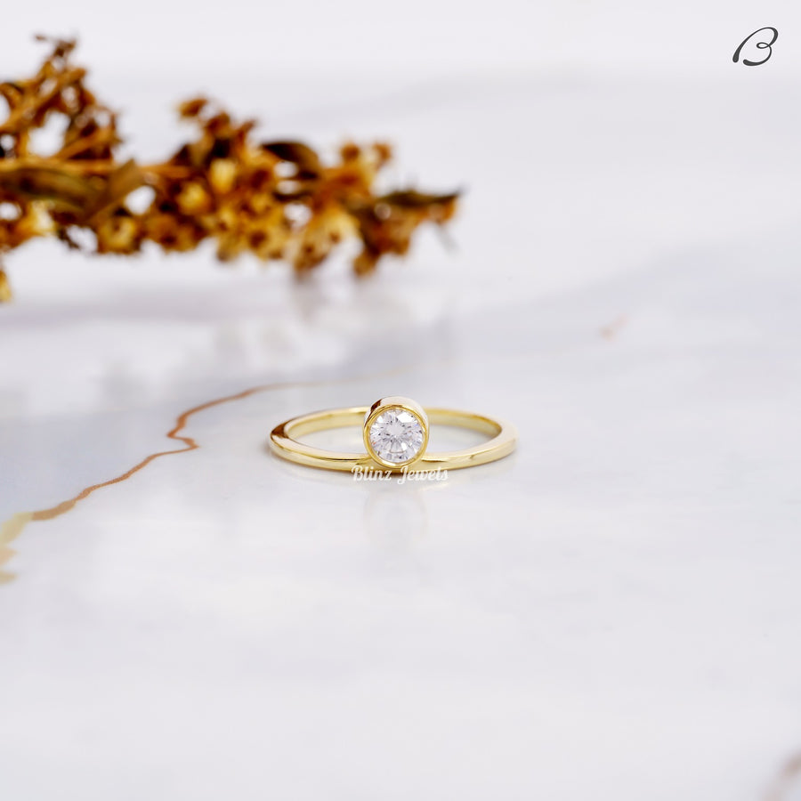 Solitaire Bezel Set Round Cut Colorless Moissanite Engagement Ring