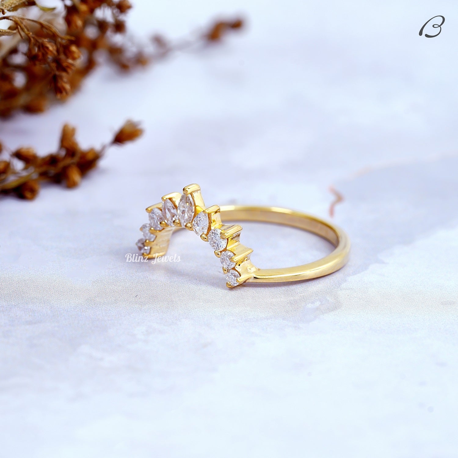 Round Marquise And Pear Cut Moissanite Matching Curved Wedding Band