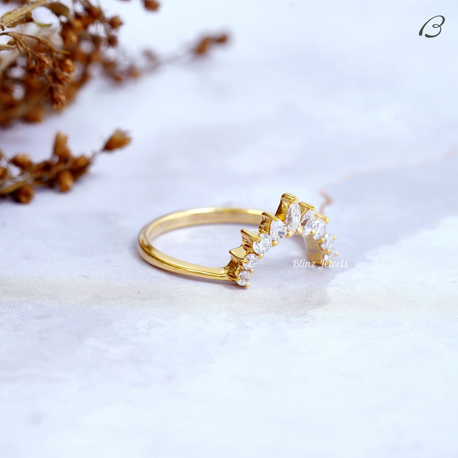 Round Marquise And Pear Cut Moissanite Matching Curved Wedding Band