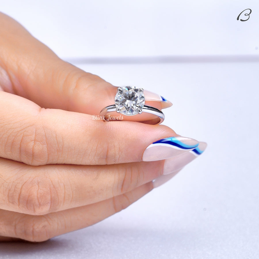 Round Cut Classic Solitaire Colorless Moissanite Diamond Anniversary Gift Ring
