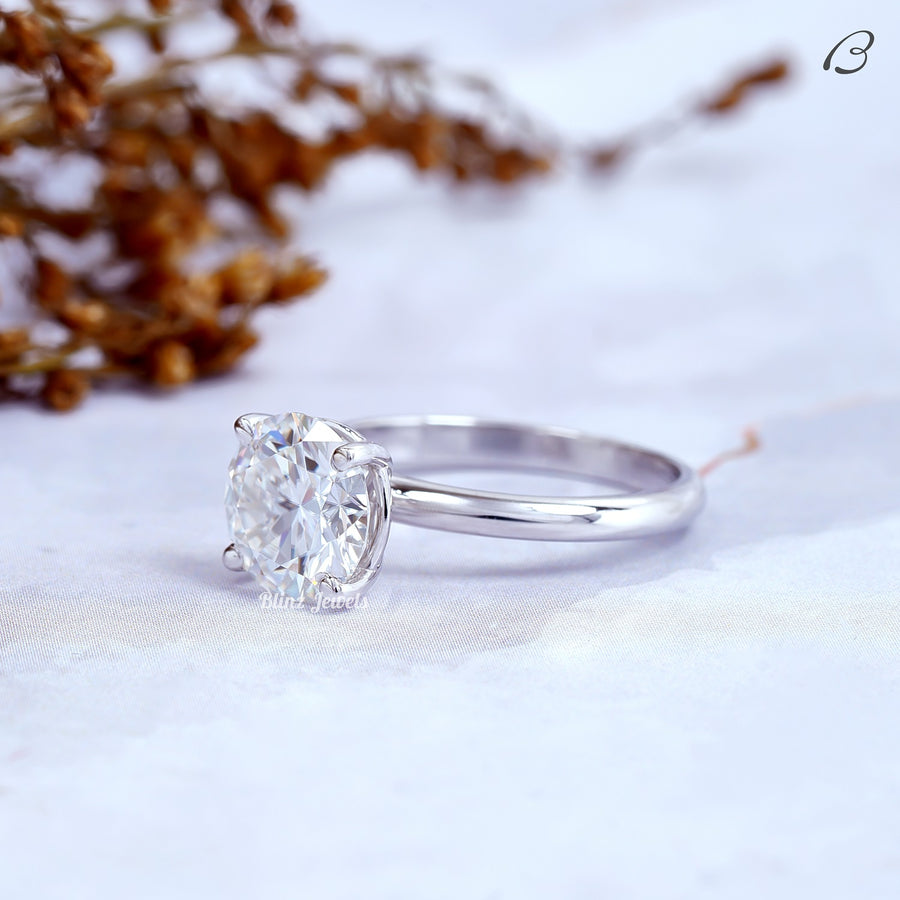 Round Cut Classic Solitaire Colorless Moissanite Diamond Anniversary Gift Ring