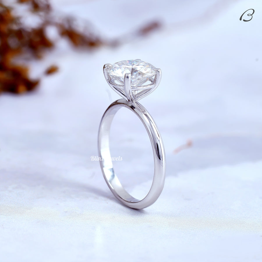 Round Cut Classic Solitaire Colorless Moissanite Diamond Anniversary Gift Ring